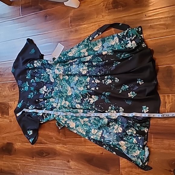 🎈Host Pick🎈 Gabby Skye Flutter Sleeve Floral Belted Crepe Dress - Picture 6 of 13